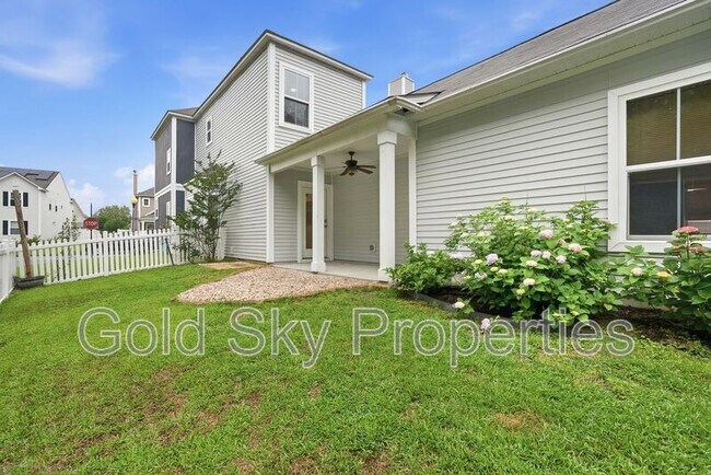 Building Photo - 102 Crabapple Cir