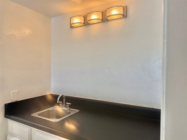 Building Photo - 3602 Brier Gardens Dr