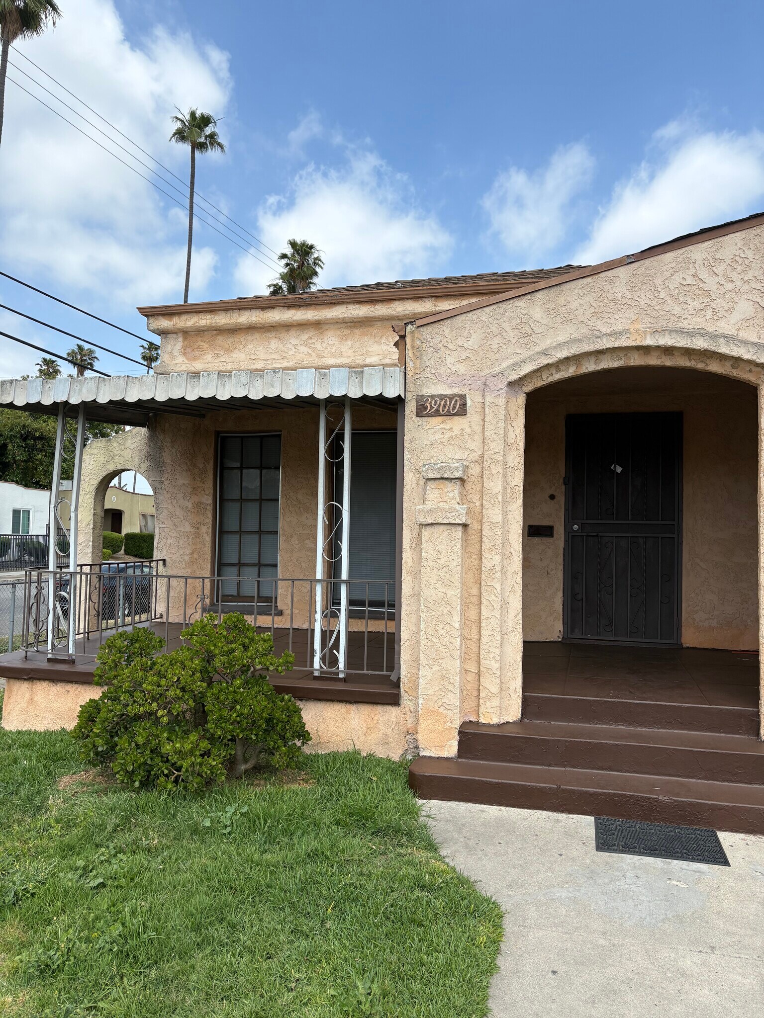 Building Photo - 3900 3rd Ave