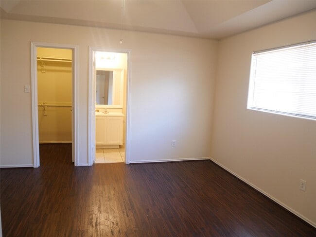 Building Photo - 5510 Rio Alamo St