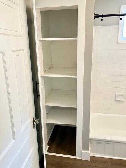 Building Photo - 109 Unger Ave