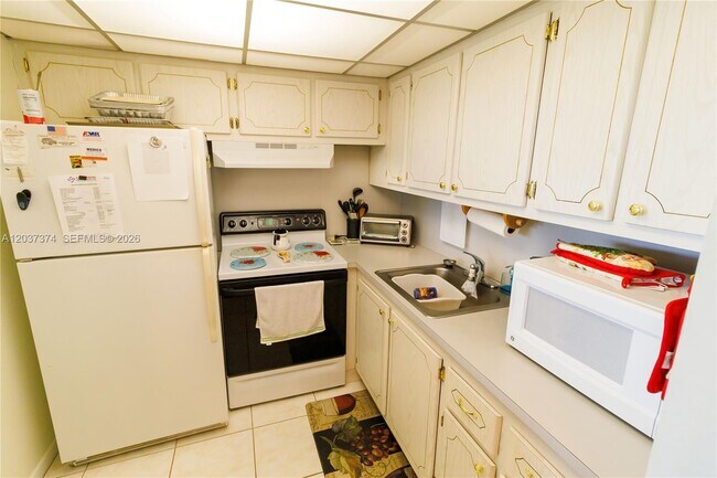Building Photo - 90 Berkshire D