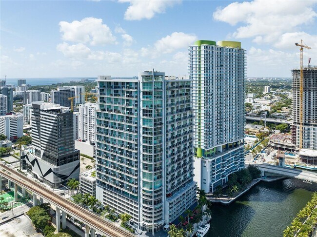 Building Photo - 690 SW 1st Ct