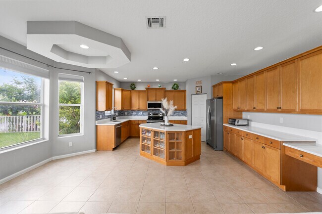 Building Photo - 2253 Balsan Way