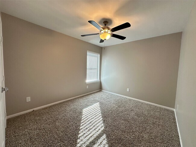 Building Photo - 11114 Beverley Pk St