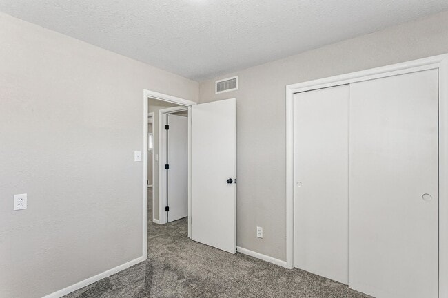 Building Photo - Beautifully Remodeled 4-Bedroom Home with ...