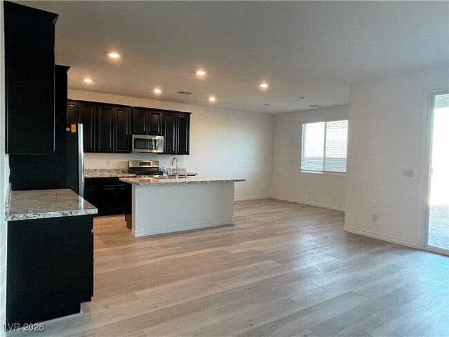 Building Photo - 6734 Chargehand Ave