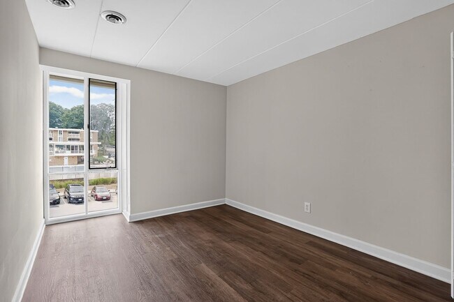 Building Photo - 5703 Indian Ct
