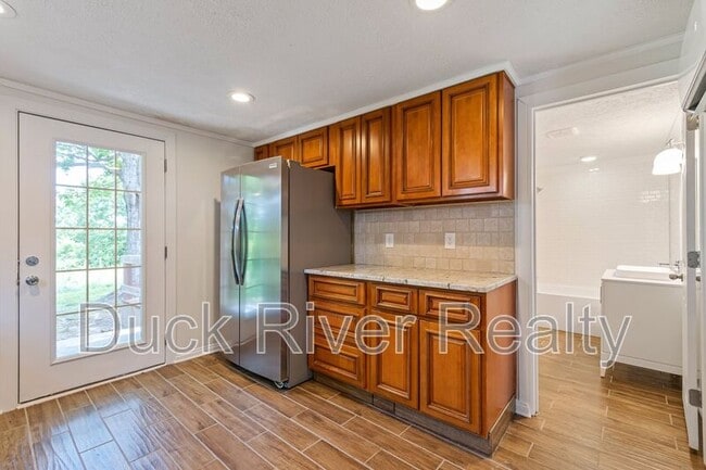 Building Photo - 210 Westover Dr