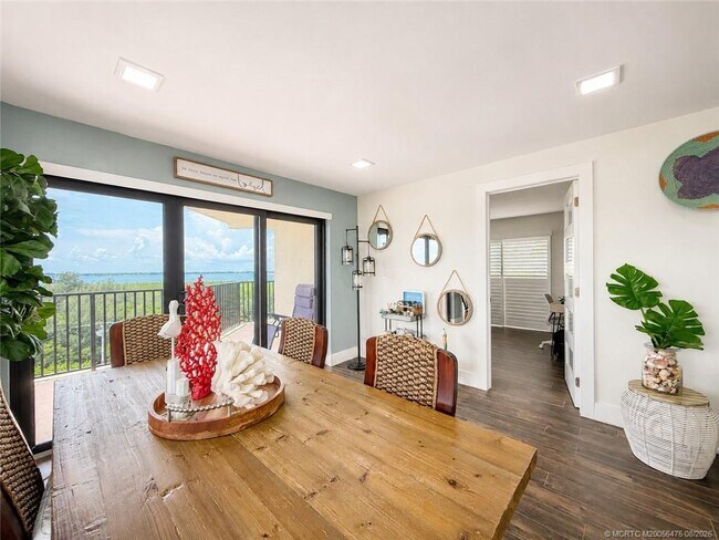 Building Photo - 10044 S Ocean Dr