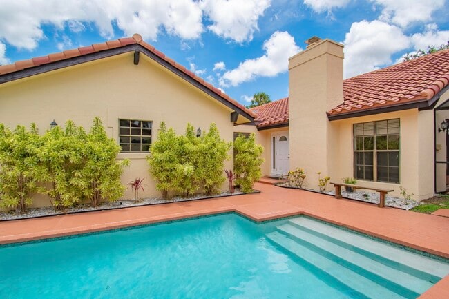 Building Photo - 21662 San Simeon Cir