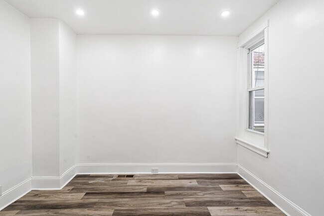 Building Photo - 150 N Redfield St
