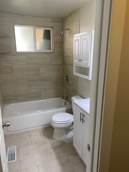 Building Photo - 4082 Liberty Ave