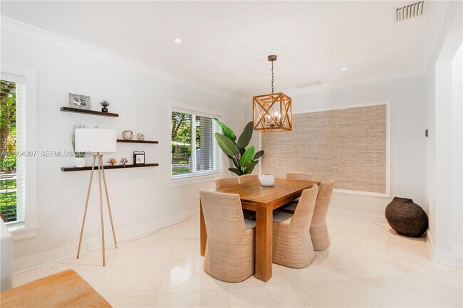 Building Photo - Mariposa Avenue, Coral Gables, FL 33146 - 3 BR 2 BA single-family home