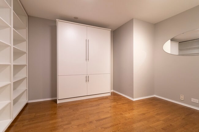 Building Photo - 680 N Lake Shore Dr