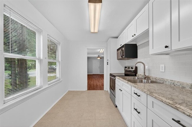 Building Photo - 8723 N Dexter Ave