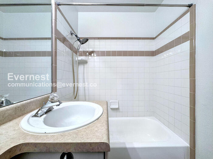 Building Photo - 8003 Wolff St