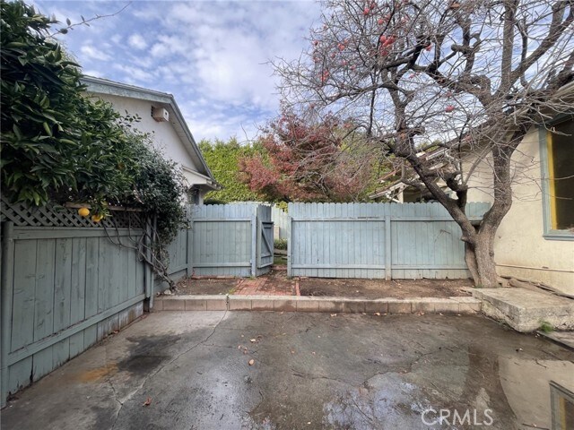 Building Photo - 168 Merrill Ave