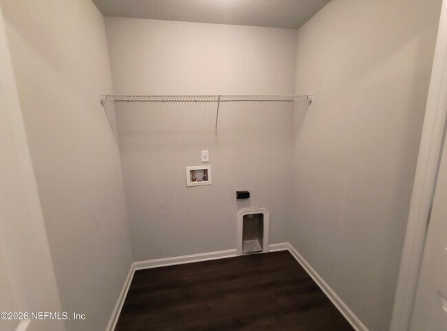 Building Photo - 1211 Sarahs Landing Dr