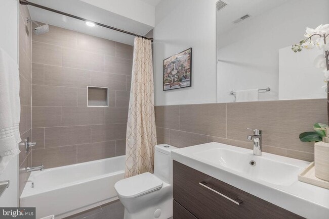 Building Photo - 1753 N Marshall St