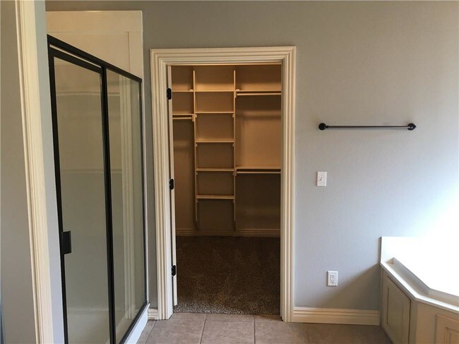 Building Photo - 4506 W Flagstick Dr