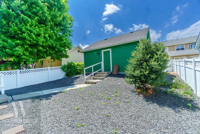 Building Photo - 2147 Falkirk Dr