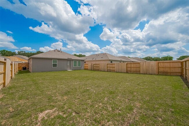 Building Photo - 21459 Montecagnano Ave