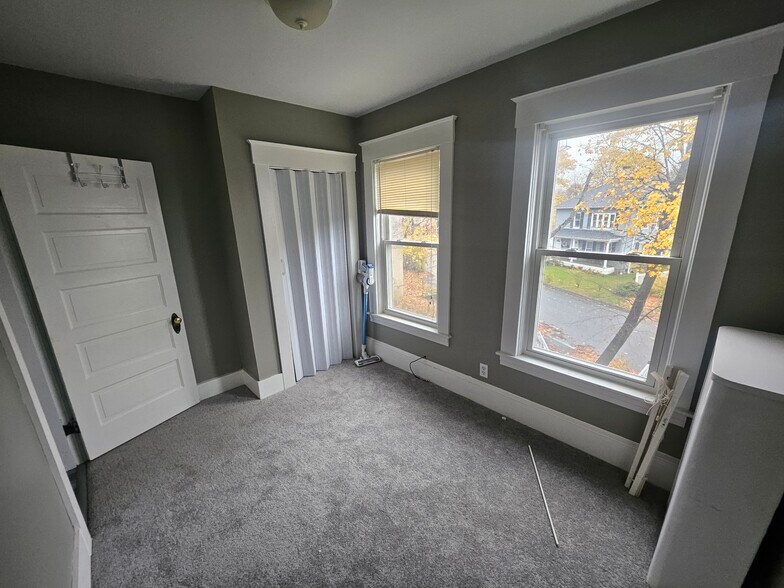 Building Photo - 26 Margerie St