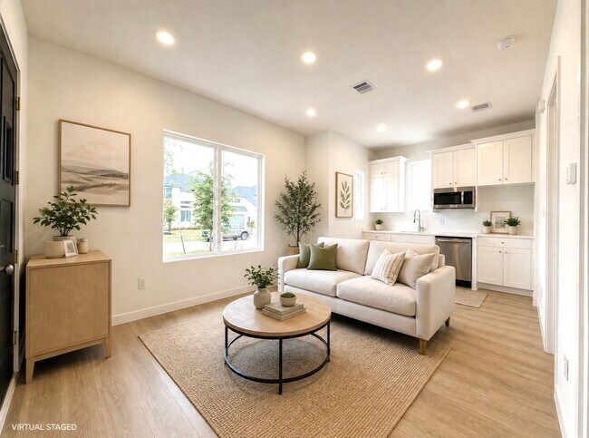 Building Photo - 31026 Sun Vly Dr