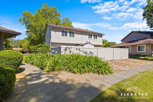 Building Photo - 303 Algiers Ct