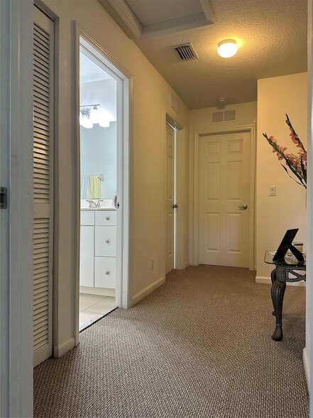 Building Photo - 4460 Crystal Lake Dr