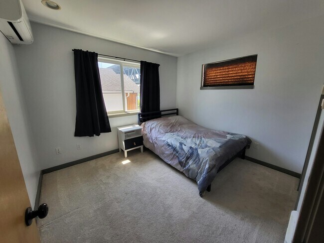 Building Photo - 4032 Pasadena Pl NE