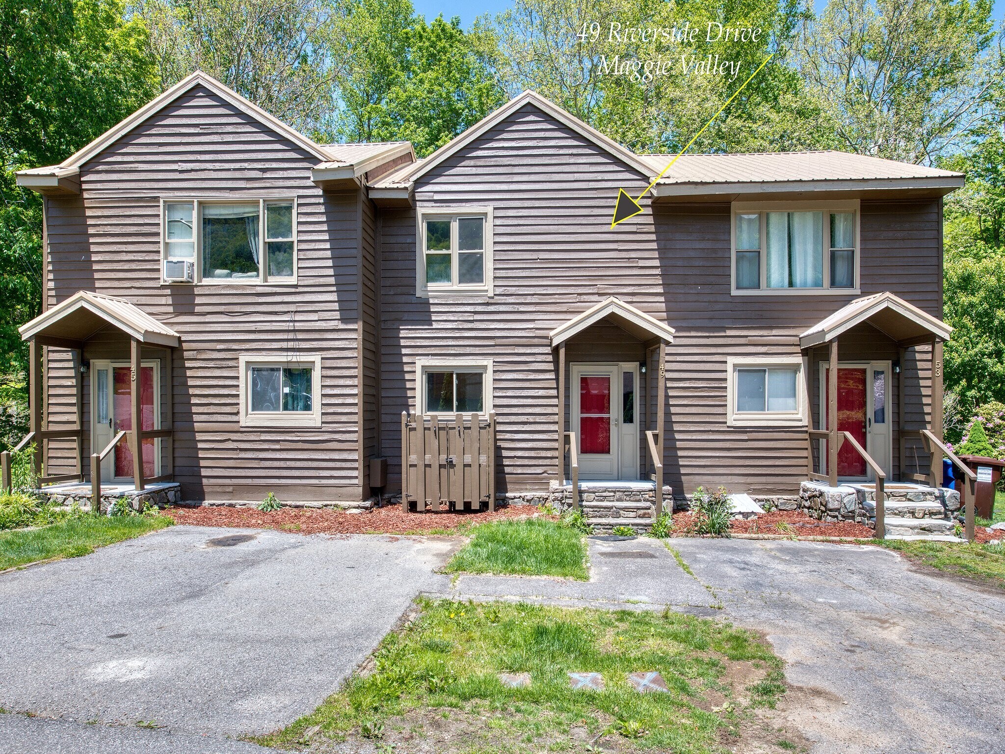 Building Photo - 49 Riverside Villa Dr