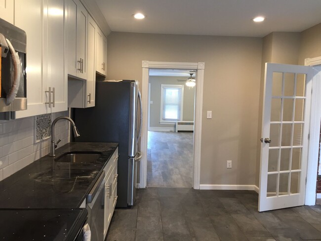 Building Photo - Just renovated 3 bed 2 bath home in emmaus.