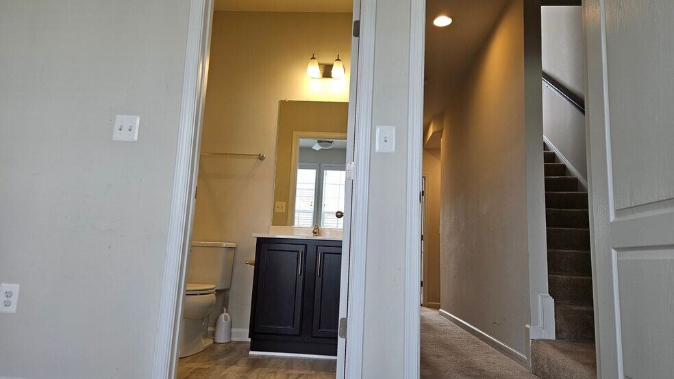 Building Photo - 9072 Fox Stream Way