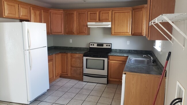 Building Photo - Unit 2