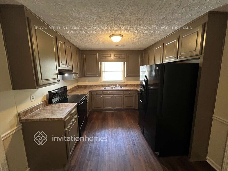 Building Photo - 4793 Cedar Lake Dr SE