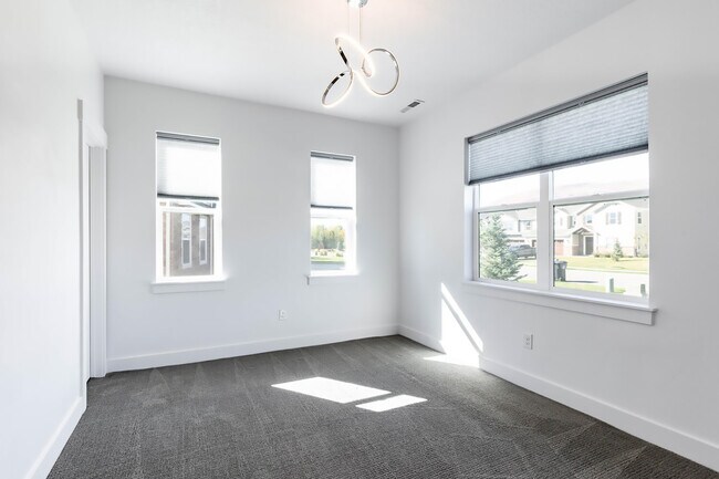 Building Photo - 1112 Springer View Loop
