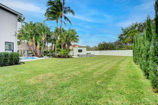 Building Photo - 6298 Sand Hills Cir
