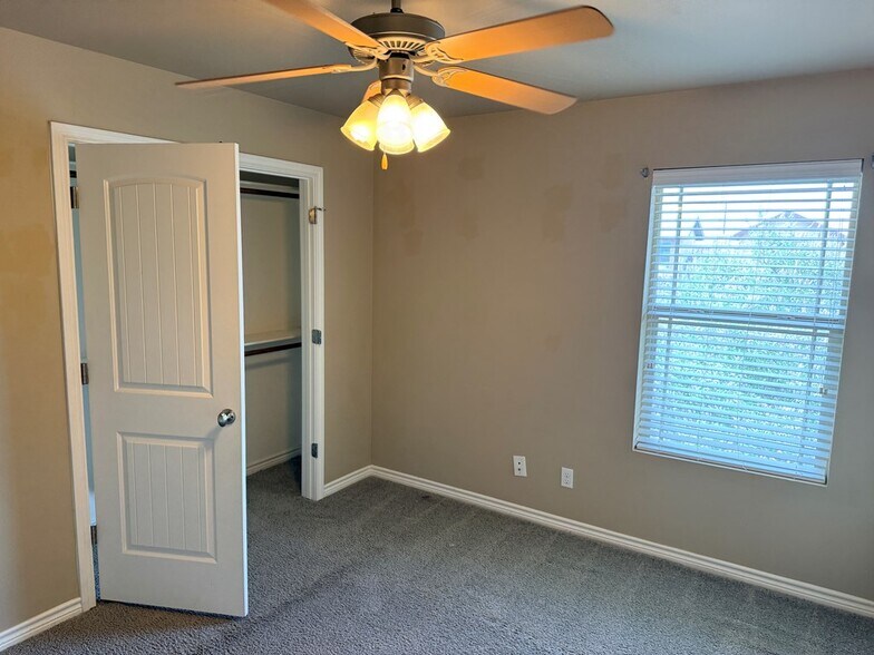 Building Photo - 7230 Barksdale Ln