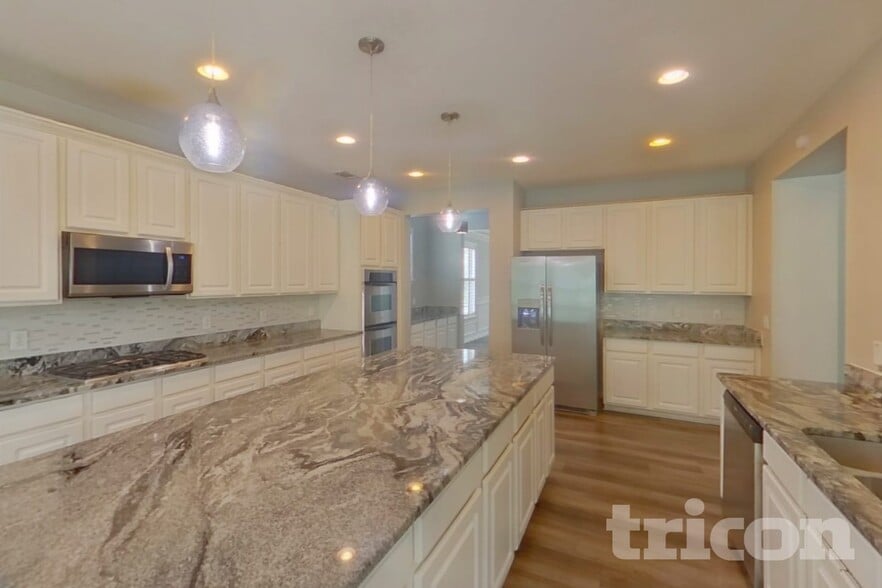 Building Photo - 7457 Mistydawn Dr