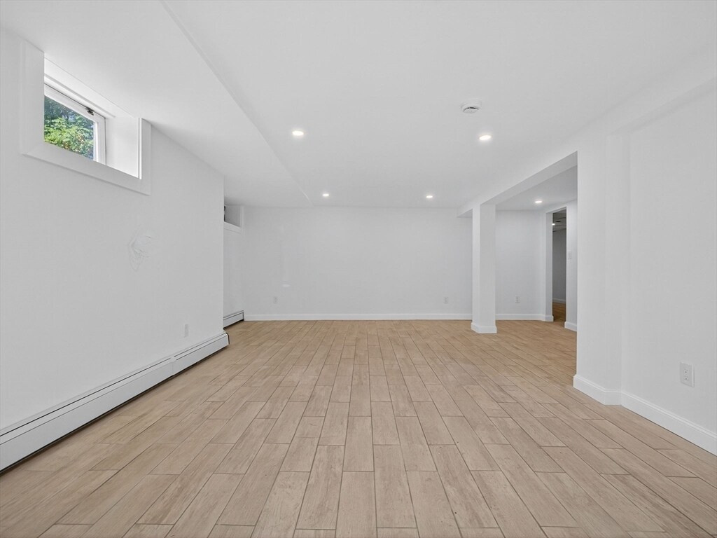 Building Photo - 425 Medford St