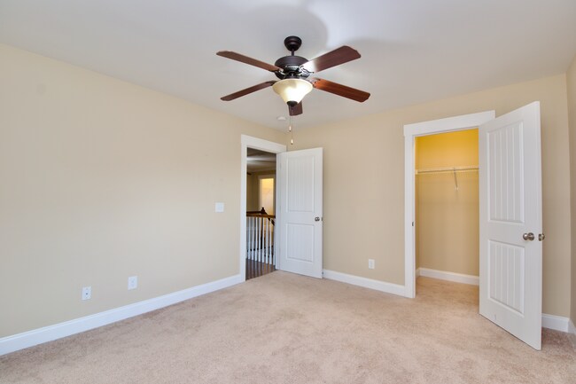 Building Photo - Executive Rental in Cypress Point S/D