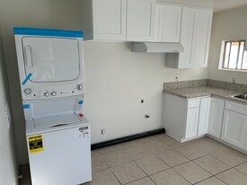 Building Photo - 225 E Fremont Sq