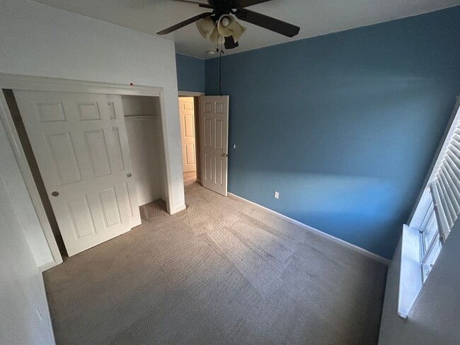 Building Photo - Open and spacious in Lemoore
