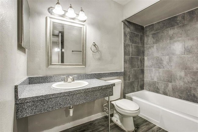 Building Photo - 2704 S Cockrell Hill Rd