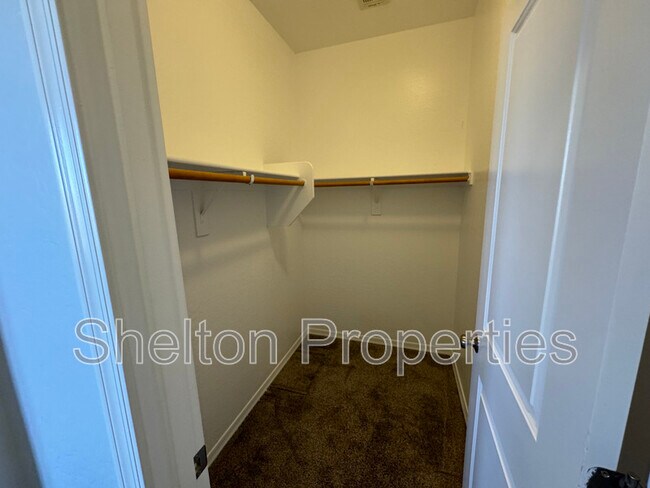 Building Photo - 20553 W Hamilton St
