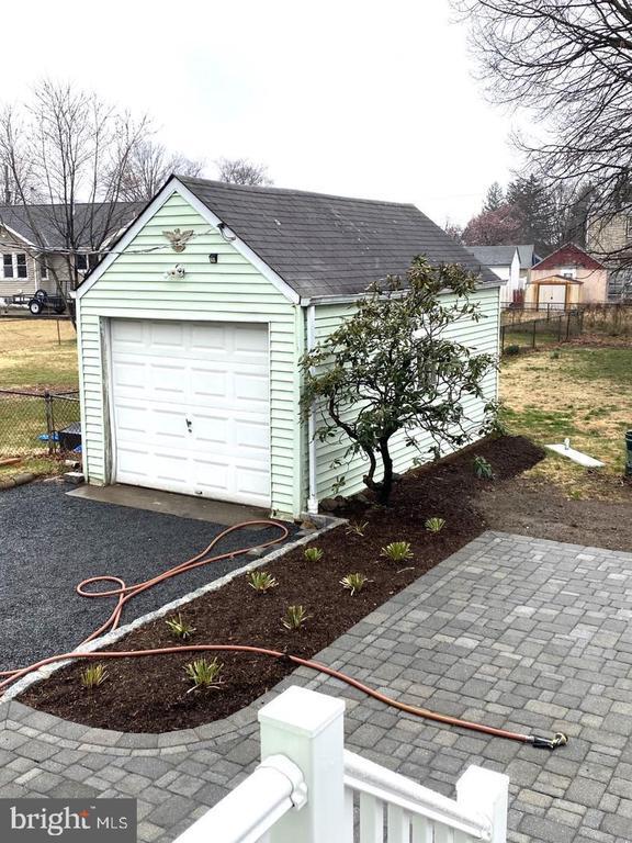 Building Photo - 864 Whitehorse Mercerville Rd