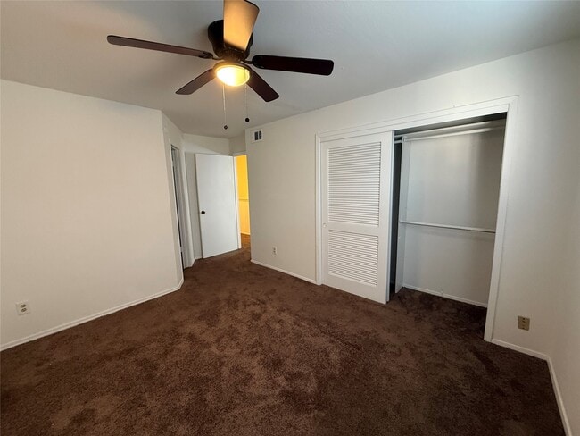 Building Photo - 8050 Sands Point Dr