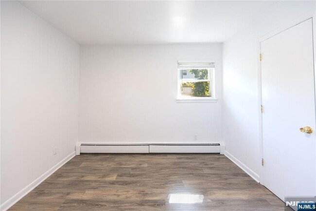 Building Photo - 1432 13th St